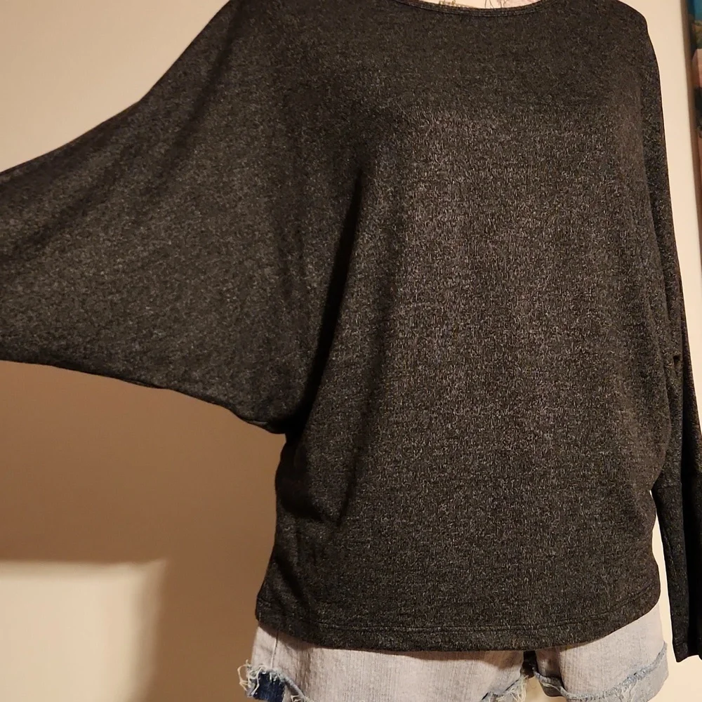 Long Bat Wing Top - Picture 2 of 5